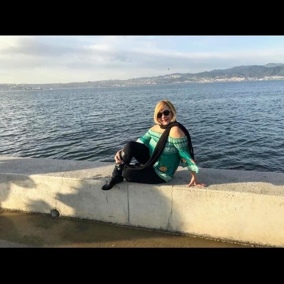 Blousse - Picture 5 of 7